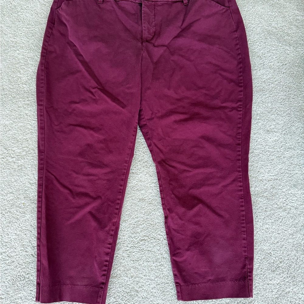 Old Navy Women's Burgundy Cropped Pants